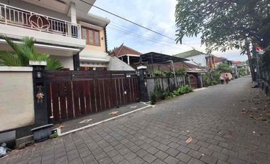 Rumah minimalis 5 Kamar dengan Jalan Lebar