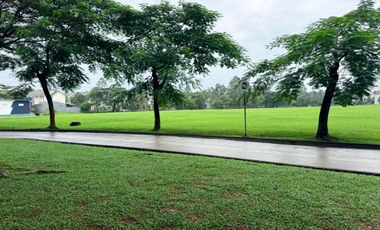 COMMERCIAL LAND ON LIPPO MAIN STREET FOR SCHOOLS, OFFICES, RESTAURANTS