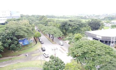 COMMERCIAL LAND ON LIPPO MAIN STREET FOR SCHOOLS, OFFICES, RESTAURANTS