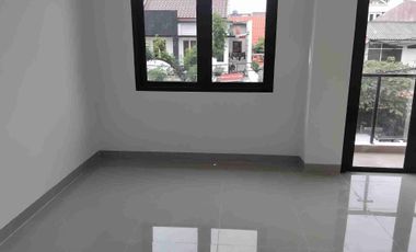 Di jual rumah murah 2 KT 2 KM SHM dekat RSUD Matraman