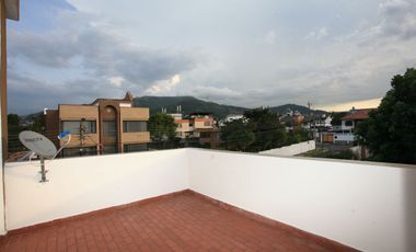 Departamento con Amplias Terrazas y Vista Espectacular en La Primavera