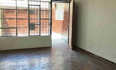 SE VENDE CASA DE 2 PISOS CON AZOTEA EN URB. ELIO - CERCADO DE LIMA