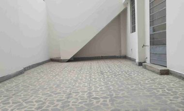 SE VENDE CASA DE 2 PISOS CON AZOTEA EN URB. ELIO - CERCADO DE LIMA