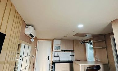 Selling 2 Bedroom Apartment Full Furnished Intermark BSD right at the first BSD toll exit