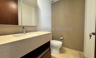 Departamento en planta baja con cuarto servicio y 3 recámaras, Santa Fe Juriquilla - RENTA