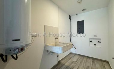 Departamento en planta baja con cuarto servicio y 3 recámaras, Santa Fe Juriquilla - RENTA