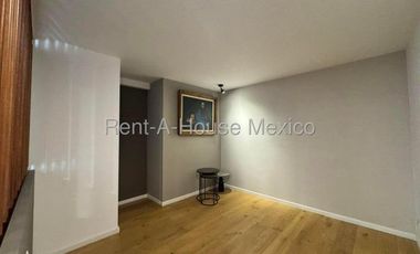 Departamento en planta baja con cuarto servicio y 3 recámaras, Santa Fe Juriquilla - RENTA