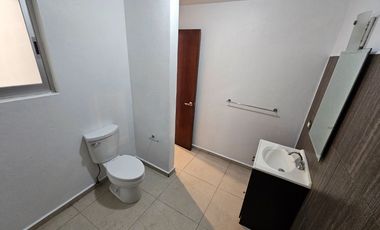 Casa EN RENTA, fraccionamiento Jardines del Moral (zona norte), León, Guanajuato.