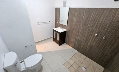 Casa EN RENTA, fraccionamiento Jardines del Moral (zona norte), León, Guanajuato.