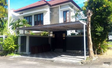 Rumah Elit dengan Kolam Renang Disewakan, di Kuta Utara Area