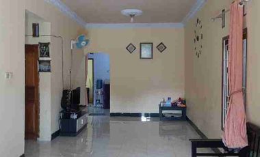 jual rumah kampung deket lampu merah brimob kota Ciracas surat SHM akses mobil