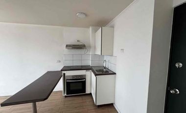 Arriendo departamento 1D 1B con estacionamiento a pasos metro ecuador