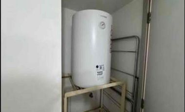 Arriendo departamento 1D 1B con estacionamiento a pasos metro ecuador