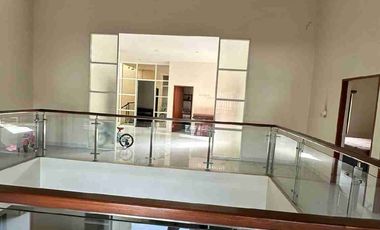 Rumah Mewah Minimalis 2 Lantai di Perumahan Cluster Argomulyo Salatiga