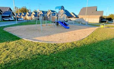 Se arrienda amplia casa en Condominio Hacienda San Sebastian.