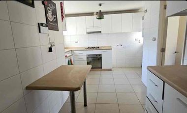 Vendo amplia casa 3d, 4b con piscina en Portal de San Pedro