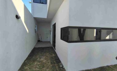 Casa Nueva en Venta en Brisas de Carrizal Zona Contry