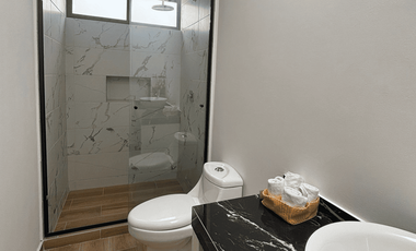 Casa en venta por la La Radial, por UVM