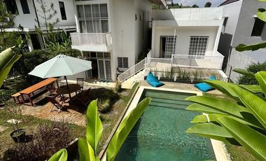 Villa Aktif Plus Kolam Renang Pribadi di Dago Pakar