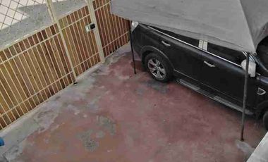 Vendo Casa completamente Sólida, en Av. Los Cóndores. 5dormitorios 3baños 2estacionamientos.