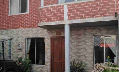 Vendo Casa completamente Sólida, en Av. Los Cóndores. 5dormitorios 3baños 2estacionamientos.