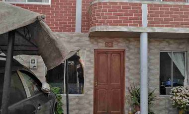 Vendo Casa completamente Sólida, en Av. Los Cóndores. 5dormitorios 3baños 2estacionamientos.