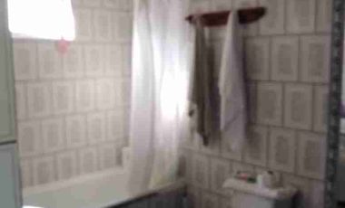 Vendo Casa completamente Sólida, en Av. Los Cóndores. 5dormitorios 3baños 2estacionamientos.