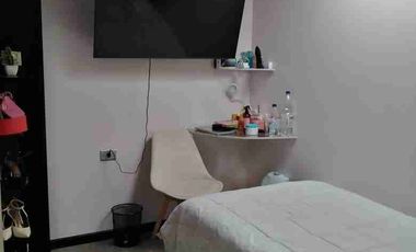 Vendo Casa completamente Sólida, en Av. Los Cóndores. 5dormitorios 3baños 2estacionamientos.