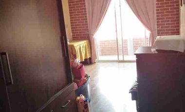 Vendo Casa completamente Sólida, en Av. Los Cóndores. 5dormitorios 3baños 2estacionamientos.