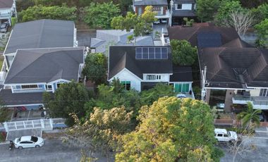 Countryside Charm. Modern Comfort. Minutes from the City.  Lindenwood Residences house for sale.