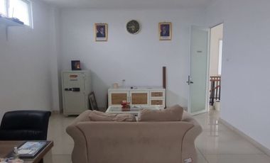 Dijual Cepat Ruko Hook Lokasi Strategis di Harapan Indah Bekasi