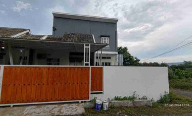 Jual Rumah Rasa Villa Dengan View Perbukitan di Tembalang