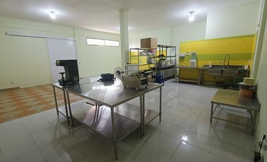 Ruang usaha bisa untuk kantor atau Gudang Disewakan, di Muding