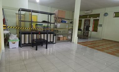 Ruang usaha bisa untuk kantor atau Gudang Disewakan, di Muding