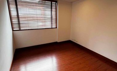 SE ARRIENDA APARTAMENTO EN CHICO RESERVADO CON BALCON Y TERRAZA