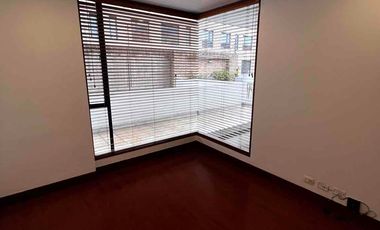 SE ARRIENDA APARTAMENTO EN CHICO RESERVADO CON BALCON Y TERRAZA