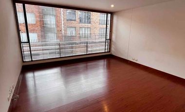 SE ARRIENDA APARTAMENTO EN CHICO RESERVADO CON BALCON Y TERRAZA