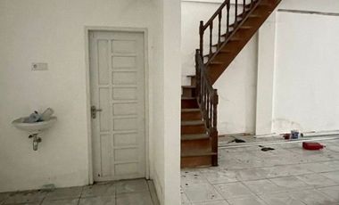 DIJUAL / DISEWAKAN RUKO 3 LANTAI PINGGIR JALAN MT. HARYONO WIKA DEPAN RS. HERMINA – HM
