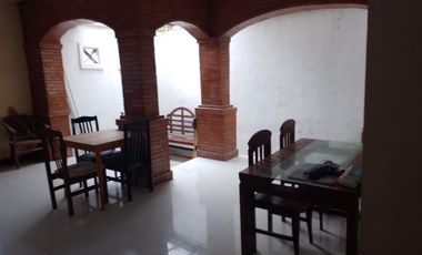 Rumah semi Villa 2 lantai Dijual, berada di Renon