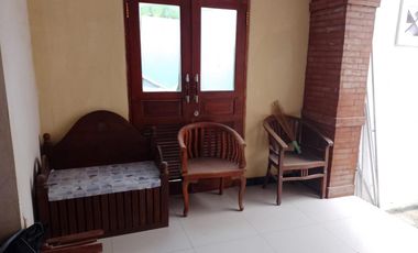 Rumah semi Villa 2 lantai Dijual, berada di Renon