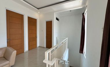 rumah 2 lantai bangunan baru di batu indah batununggal dekat stt telkom dan sekolah