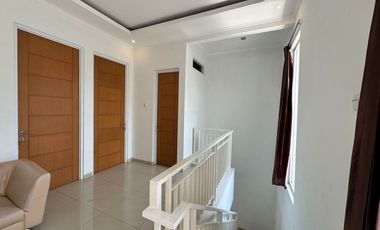 rumah 2 lantai bangunan baru di batu indah batununggal dekat stt telkom dan sekolah