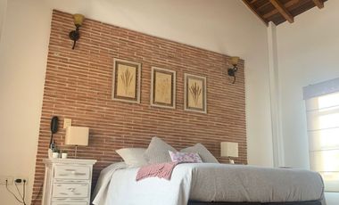 SE VENDE CASA PAR REMODELAR EN EL PASEO DE LOS BUGANVILES EN CHIA