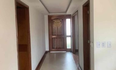 SE VENDE CASA PAR REMODELAR EN EL PASEO DE LOS BUGANVILES EN CHIA