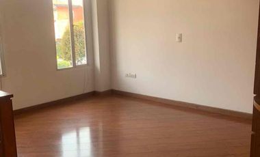 SE VENDE CASA PAR REMODELAR EN EL PASEO DE LOS BUGANVILES EN CHIA