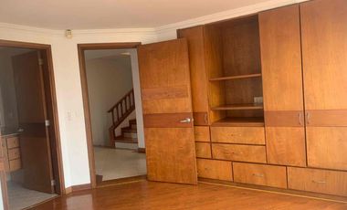 SE VENDE CASA PAR REMODELAR EN EL PASEO DE LOS BUGANVILES EN CHIA