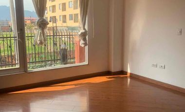 SE VENDE CASA PAR REMODELAR EN EL PASEO DE LOS BUGANVILES EN CHIA