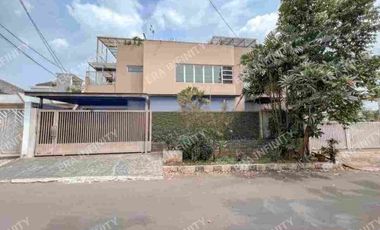 Disewa Rumah Jl. Karmel III Ada S. Pool Kebon Jeruk