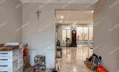 Disewa Rumah Jl. Karmel III Ada S. Pool Kebon Jeruk
