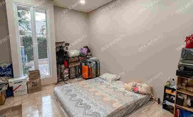Disewa Rumah Jl. Karmel III Ada S. Pool Kebon Jeruk